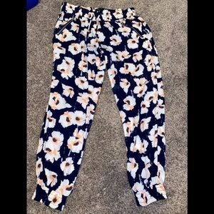 Dynamite Floral Pants Size Medium